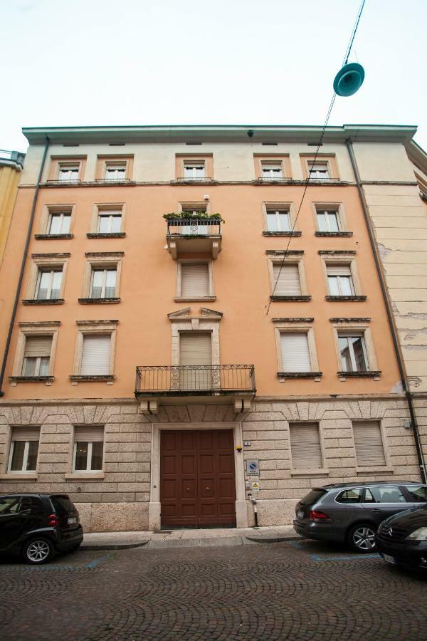 Casa Di Charme "Rosa-Rosae" Apartment Verona Luaran gambar