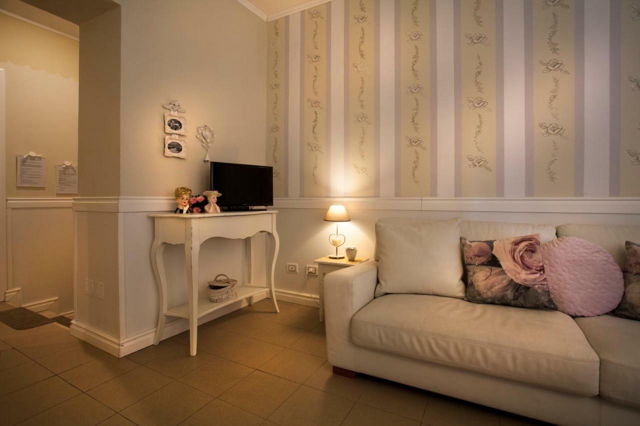 Casa Di Charme "Rosa-Rosae" Apartment Verona Luaran gambar