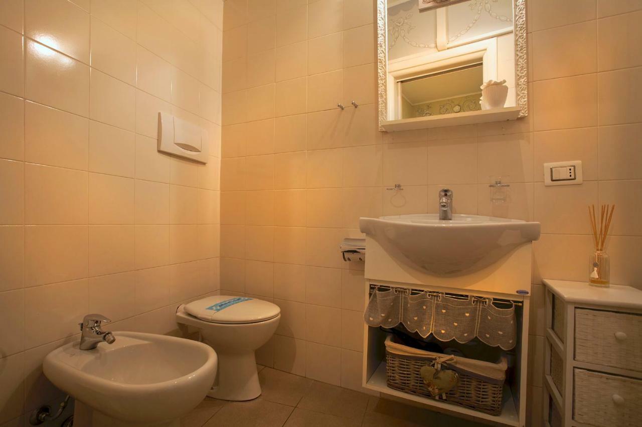 Casa Di Charme "Rosa-Rosae" Apartment Verona Luaran gambar